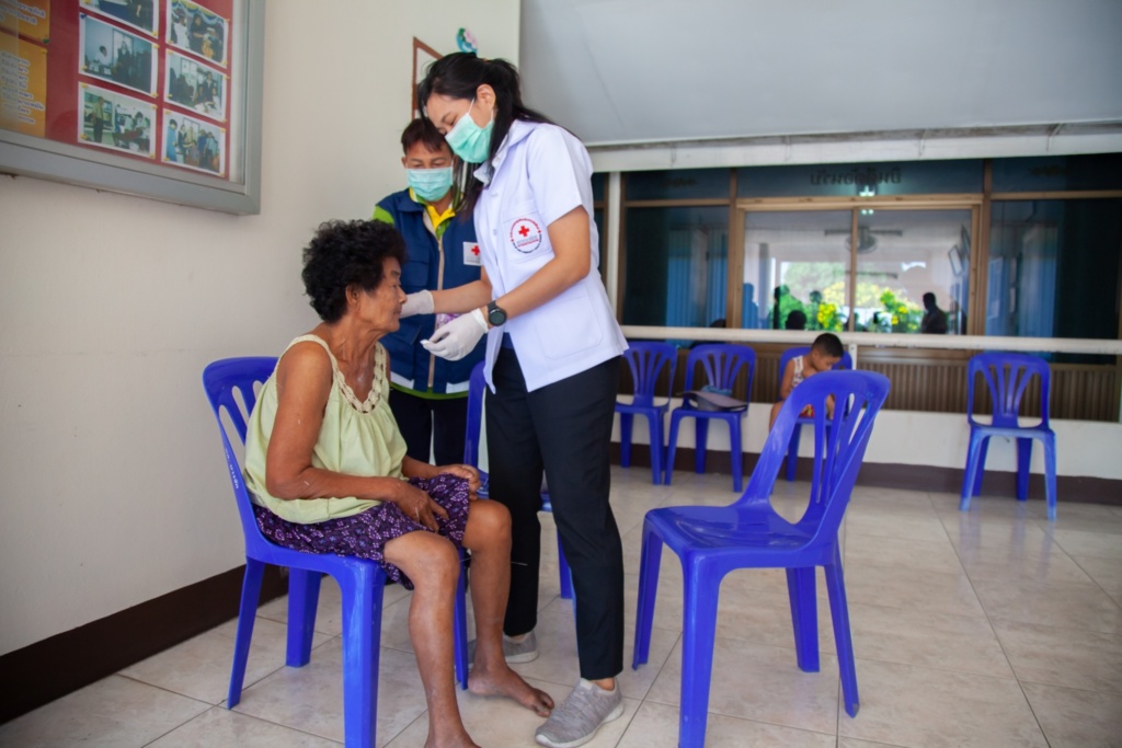 TRCS Mobile Medical Unit at Vejapha Chaloem Phra Kiat