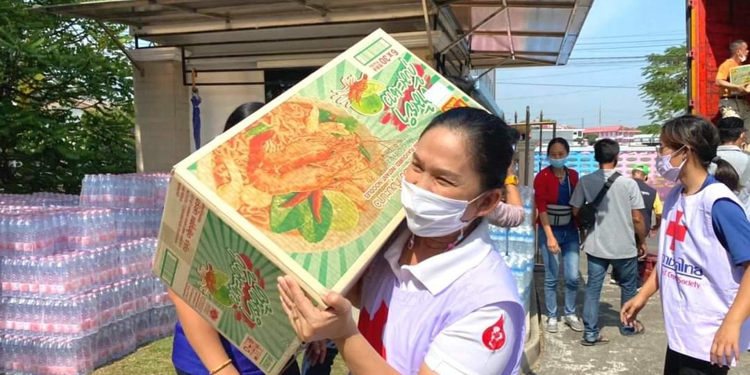 Helping people in Samut Sakhon