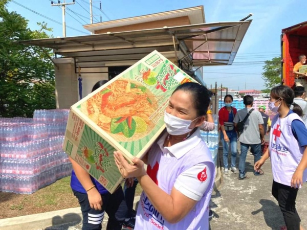 head of chapter Helping people in Samut Sakhon