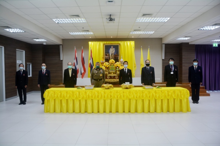 His Majesty the King Grants Meal Boxes