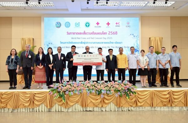 LINE_ALBUM_ส่ลมอบวัคซีน รพ.แม่สอด_250529_3 – Copy